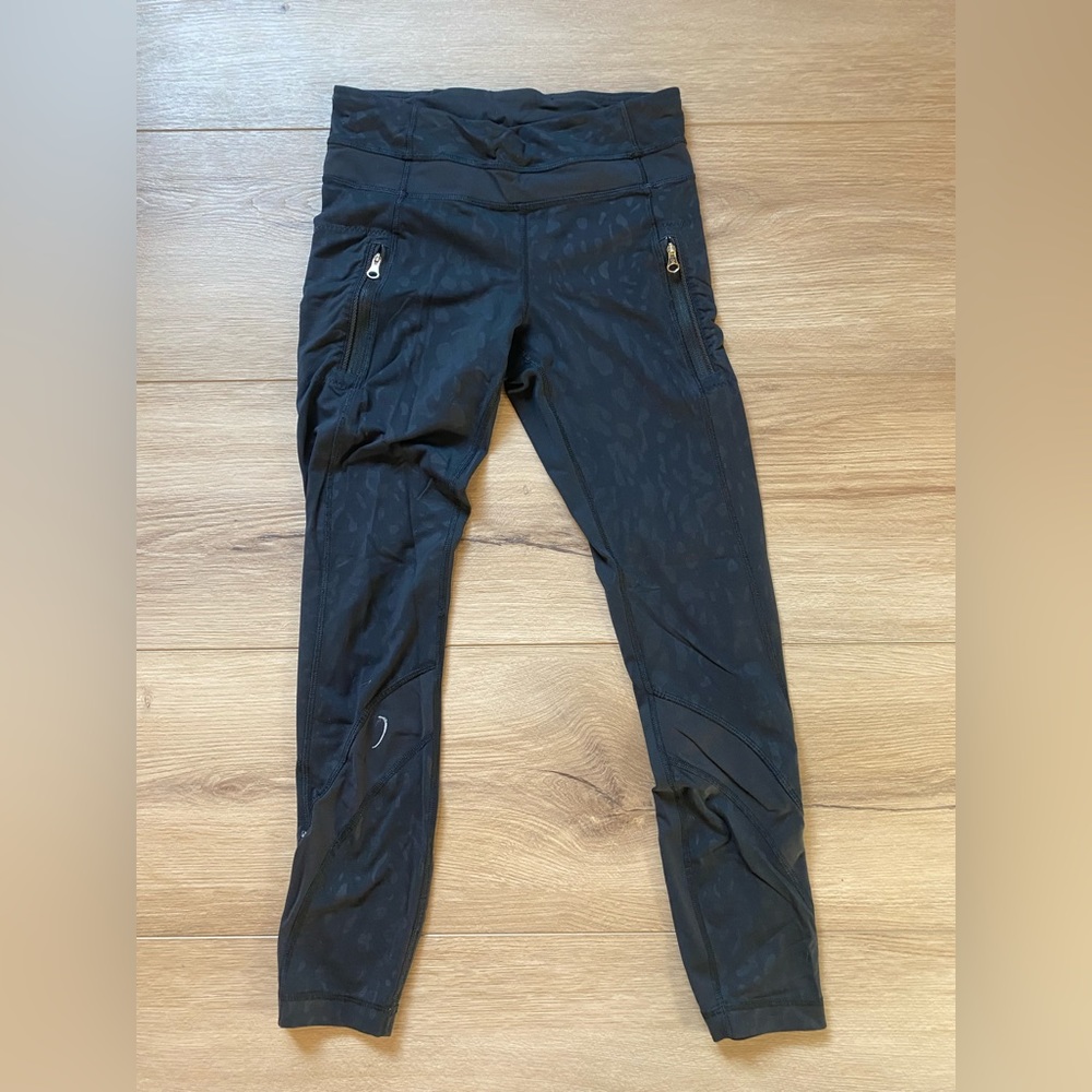 Black Lululemon Leggings (Size 4)